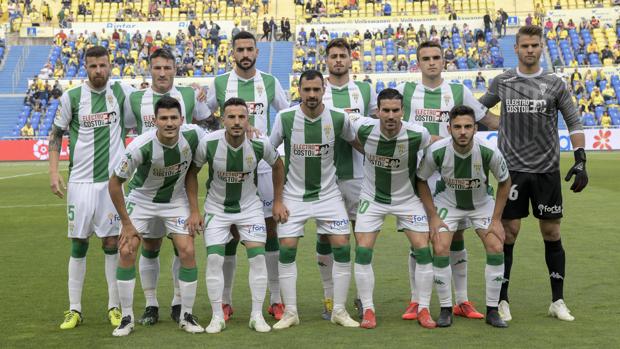Once titular del Córdoba CF que ha consumado el descenso a Segunda B en Las Palmas